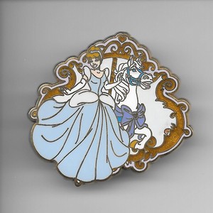 Disney-Pin-Back-Button-Cinderella-on-Carousel