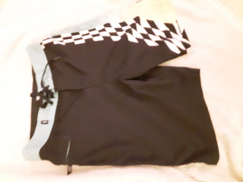 SIZE 28 Boys VANS Swimtrunks GREAT CONDITION - Picture 7 of 7
