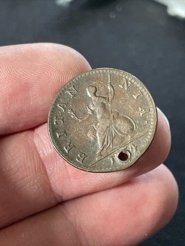 1754 KÖNIG GEORGE II KUPFER PFENNIG MÜNZE GEBOHRTES LOCH SCHÖNE MÜNZE HERVORRAGENDE QUALITÄT - Bild 4 von 13