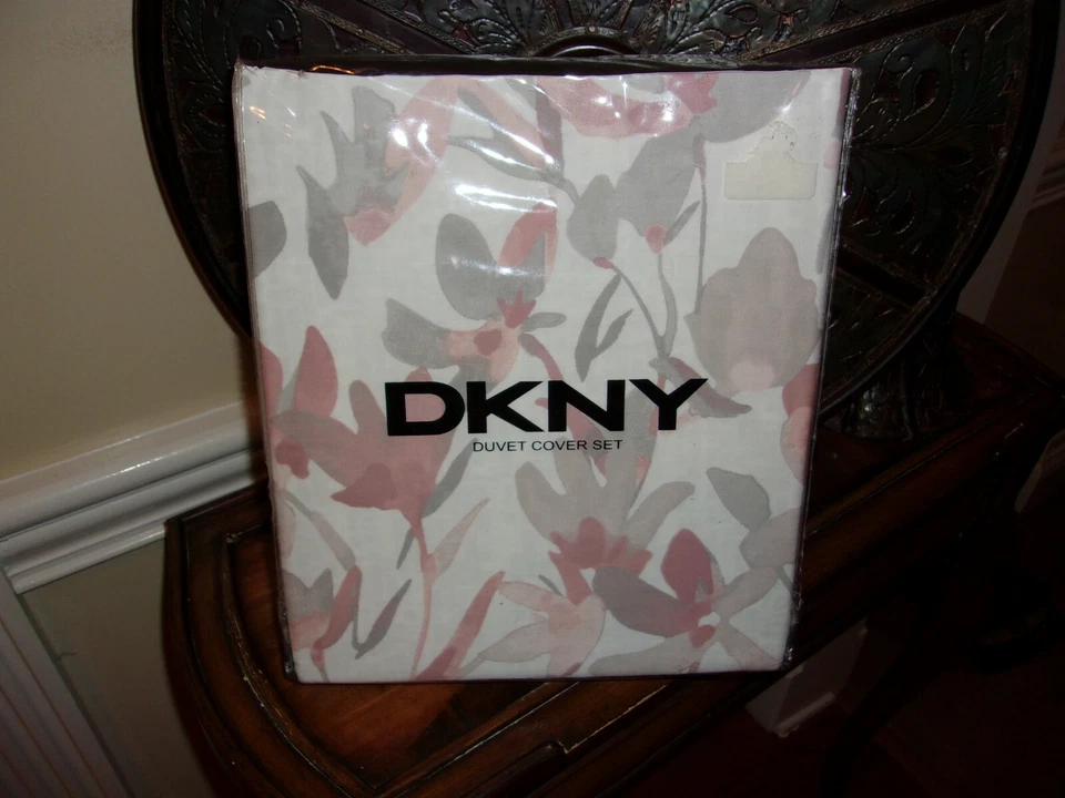 Juego de 3 fundas nórdicas y fundas completas gris melocotón blanco DKNY Garden Splash nuevo en paquete Foto 2 de 4
