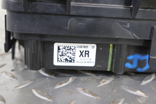 06-08 Cadillac XLR 4.4L Engine Fuse Relay Junction Box OEM (10367820) - Picture 11 of 21