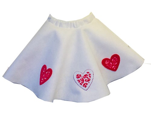 Little Girls Sz 3/4 Valentine White Felt Skirt Red & Pink Hearts 20-22" 15"Long - Picture 2 of 5