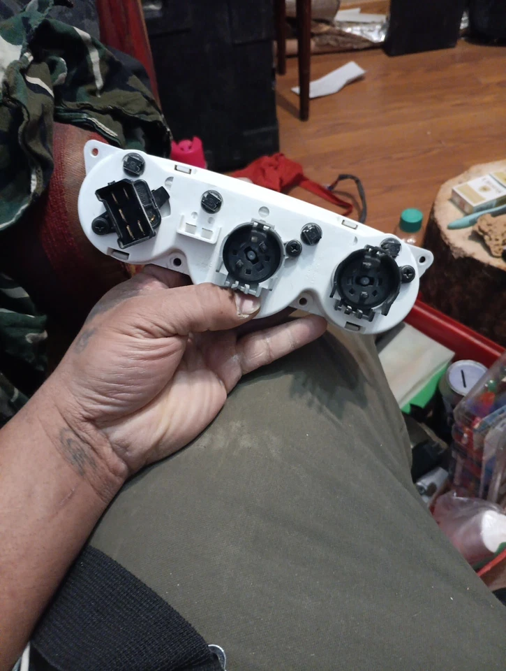 2000 2001 2002 2003 2004 2005 2006 2007 FORD FOCUS A/C HEATER CLIMATE CONTROL - Image 2 of 2