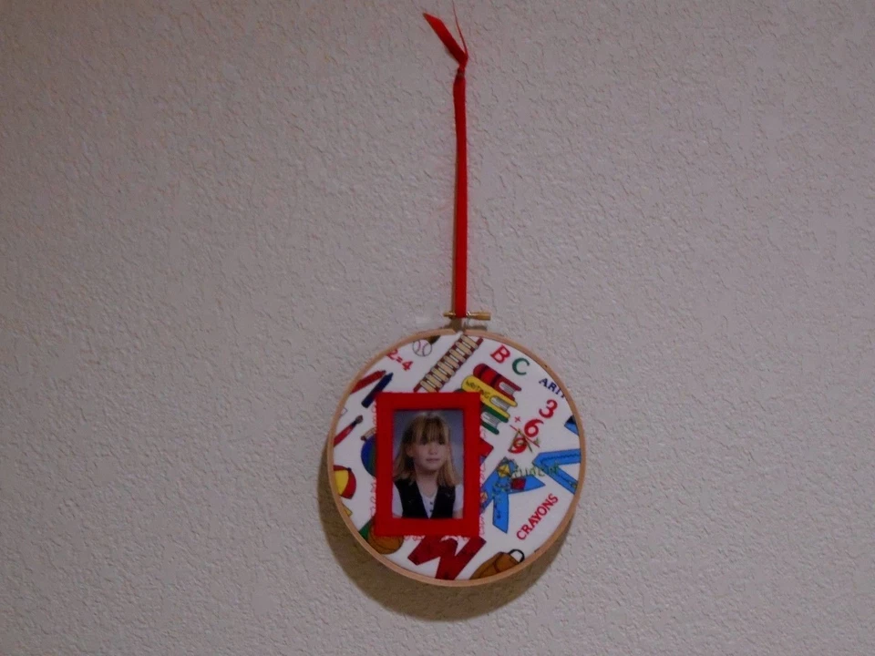 Marco Escuela Cuadro o Cuadro Pequeño Aro Arte Ajuste a una Imagen de 2x3"  Foto 2 de 4