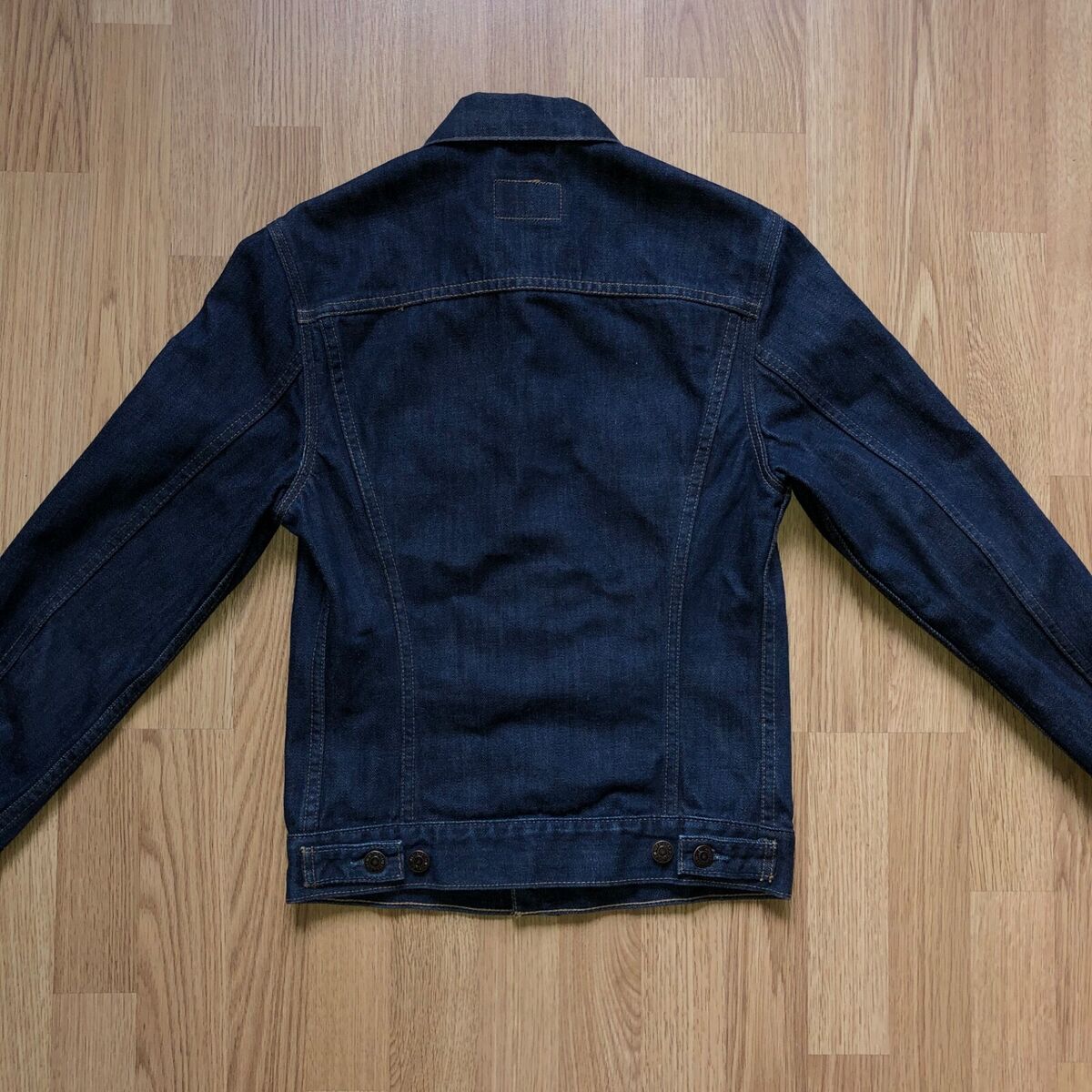 Vintage Unisex Levi's Denim TRUCKER Jacket - Label 70500 Vintage Unisex Levi's Denim TRUCKER Jacket - Label 70500