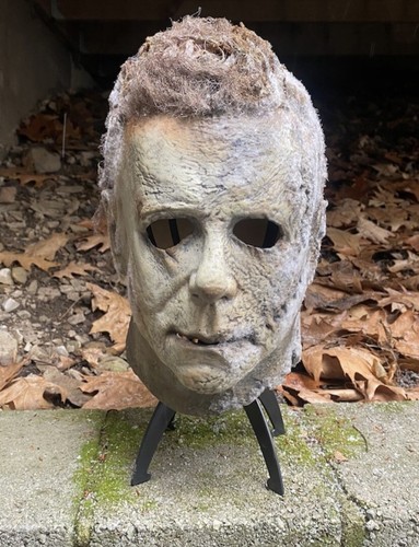 Michael Myers Halloween Ends Rehaul Máscara Cuchillo Soporte de Exhibición Pantalla Precisa - Imagen 8 de 10