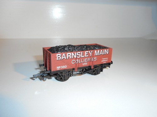Dapol VR3-07, 5 Plank Barnsley Main wagon. As New condition. OO Scale. Boxed - Picture 3 of 11