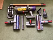 Dyson V10 Cyclone Hoover Vacuum Cleaner. Working but needs a New Battery