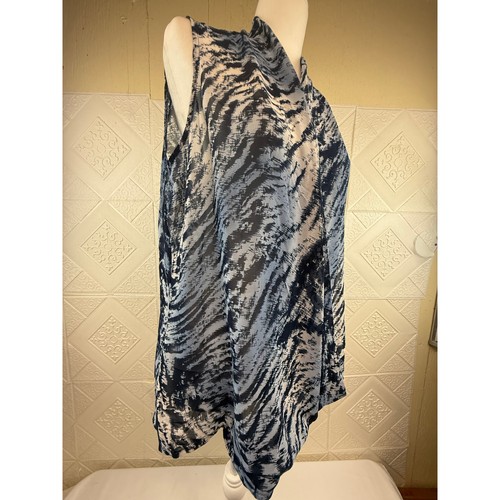 Size Large blues cover 21" pit to pit collar 30" in back sleeveless shear - Picture 6 of 10