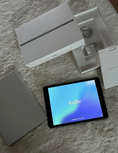 Apple iPad 9. Gen 64GB, Wi-Fi, 10,2 Zoll - Space Grau - Bild 1 von 8
