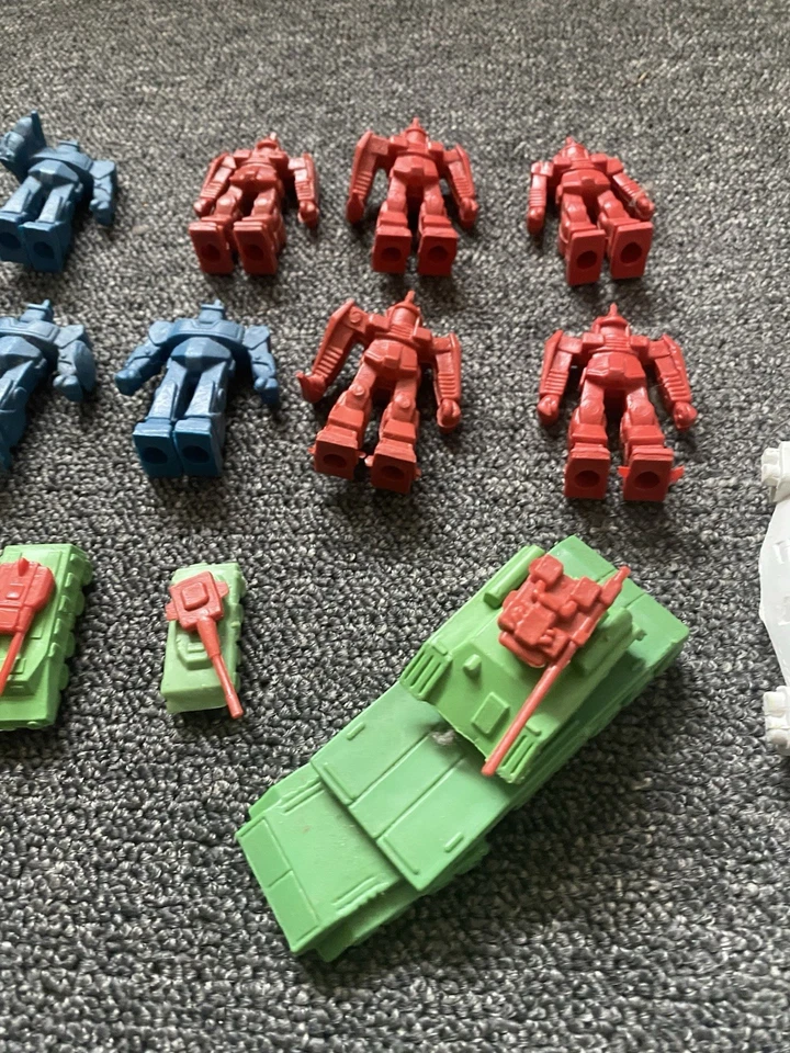Vintage Figures Battle of The Bi-trons Red Blue Robot Transformers Play-set - Image 3 of 4