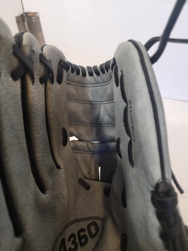 Guante de softbol lanzamiento lento para adultos Wilson 2021 A360 12" LHT - Imagen 5 de 6