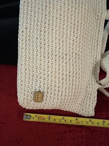 Bolso de mano/cartera SAK de ganchillo (pequeño) con asas y dije marfil 10 x 6 nuevo sin etiquetas - Imagen 7 de 17
