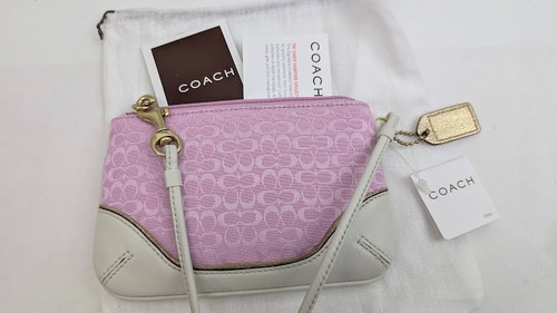 NWT - Y2K Coach SOHO Signature Wristlet Purse Pink Bag w/ white leather 2005 - Picture 5 of 6