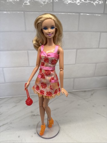 Barbie Fashionistas Glam Puppe neu angezogen - Bild 2 von 12