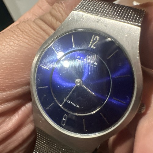 Skagen Denmark Blue Dial Mens Watch 34mm Mesh Adjustable Band Watch For Repair - Imagen 6 de 6