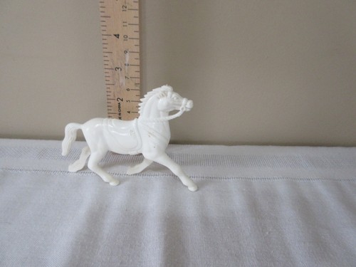 Vintage 1950's-60's Bakelite Lot of 2 Toy Horse Ivory & Beige 3.5" Small Western - Picture 7 of 9