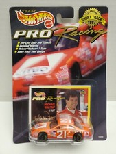Team Hot Wheels 1997 Edition NASCAR Pro Racing Car Citgo Michael Waltrip w/ Card