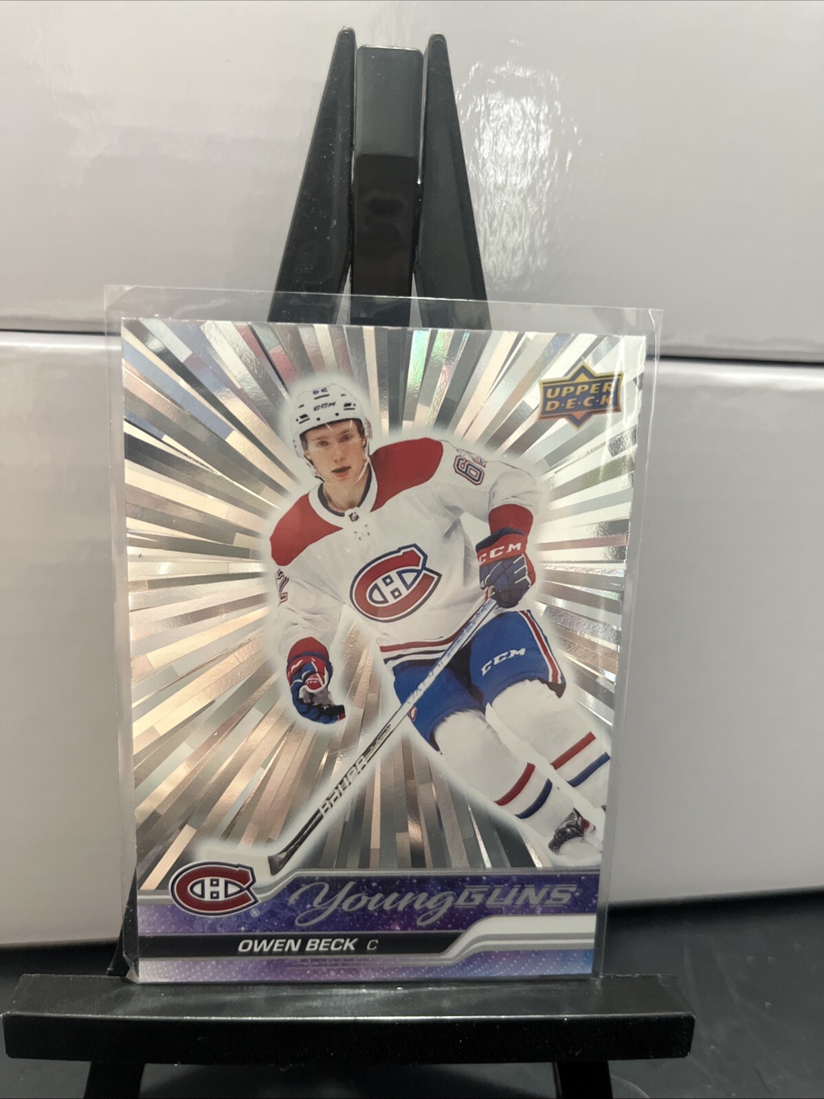 2023-24 Upper Deck Series 1 - Young Guns #214 Owen Beck (RC) Silver Outburst 