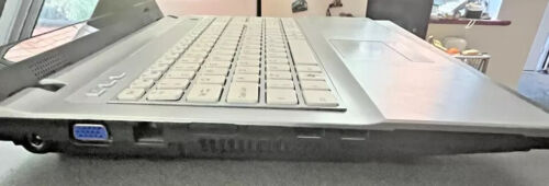 F&H by CLEVO W76S Intel Centrino Laptop - Picture 3 of 8