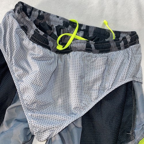 Under Armour Shorts Medium HeatGear Fußball schwarz Tarnmuster gefüttert leicht Laufen Fitnessstudio - Bild 12 von 13