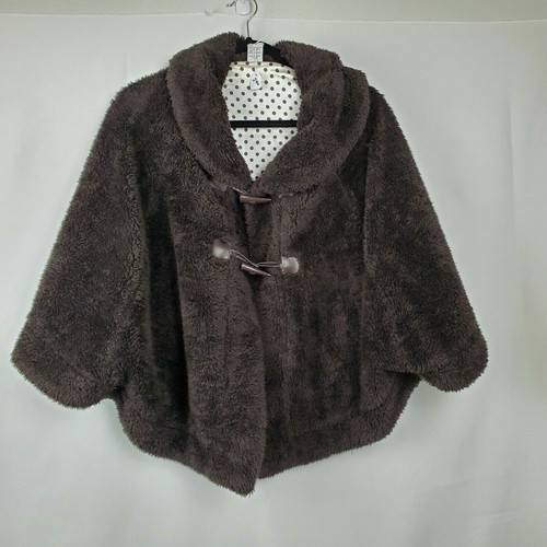 Ropa exterior Sisters Poncho para mujer talla mediana piel sintética capa poncho abrigo encogimiento de hombros  - Imagen 3 de 12