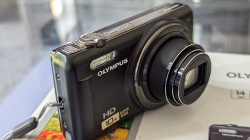 Olympus D-720 Digital Camera Boxed 14.0 MP 10x Zoom VGC - Picture 7 of 12
