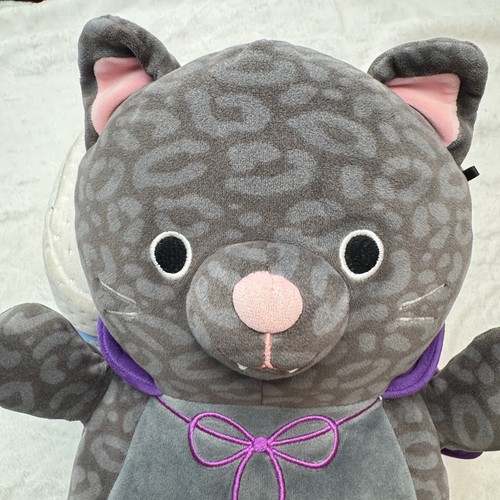 Squishmallow Halloween 14" Gato Vampiro - Imagen 5 de 7