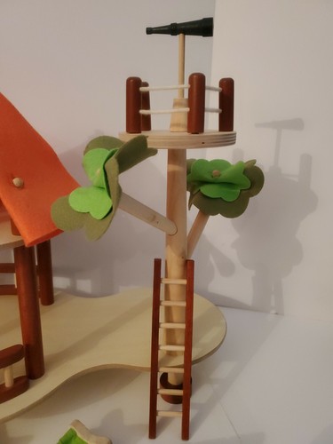 Pintoy wooden tree house Jungle lodge Playset w/ doll & furniture vtg Dollhouse - Picture 3 of 9