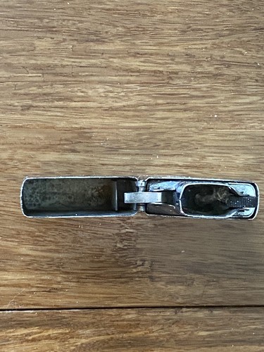 CIGARETTE LIGHTER "STOLEN HATTIES WHORE HOUSE" HONULULU HAWAII SOUVENIR VINTAGE - Picture 8 of 10