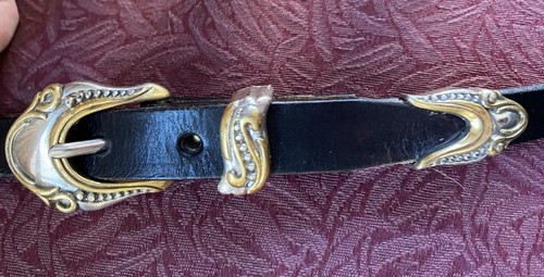 Handgefertigter Damengürtel Größe mittel/groß Leder 41,5 Zoll lang - Bild 2 von 3