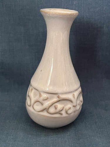 Elegant Expressions WHITE Mini Bottle VASE Embossed Small Ceramic 4" Tall - Picture 4 of 6