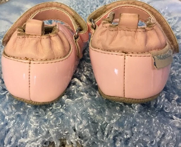 ZAPATOS DE PASCUA ROBEEZ NIÑA CHAROL ROSA Mary Janes bebé niño pequeño talla 4 usados en excelente estado :) Foto 4 de 4