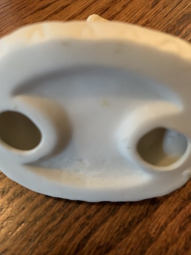 VTG PORCELAIN 2 3/4"t  X 2 7/8"w PIANO BABY "W-SITTING  GIRL ON LAYERED PILLOW"  - Picture 5 of 6