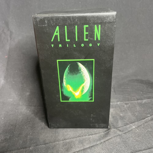 ALIEN TRILOGY Box Set VHS 1993 Fox Video - Picture 2 of 6