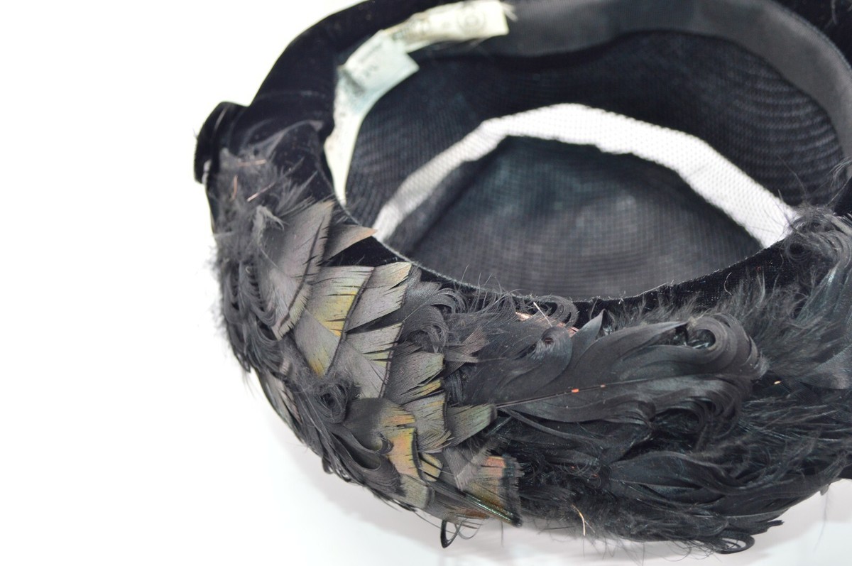 1950s Black Velvet Ostrich Feather Breton Hat Sears  display picture 2