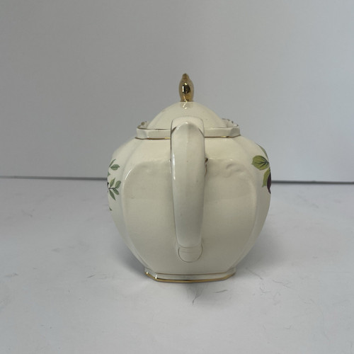 Vintage Sadler England Cream Teapot Fruit Gold Trim 12oz Signed Bone China - Picture 4 of 15