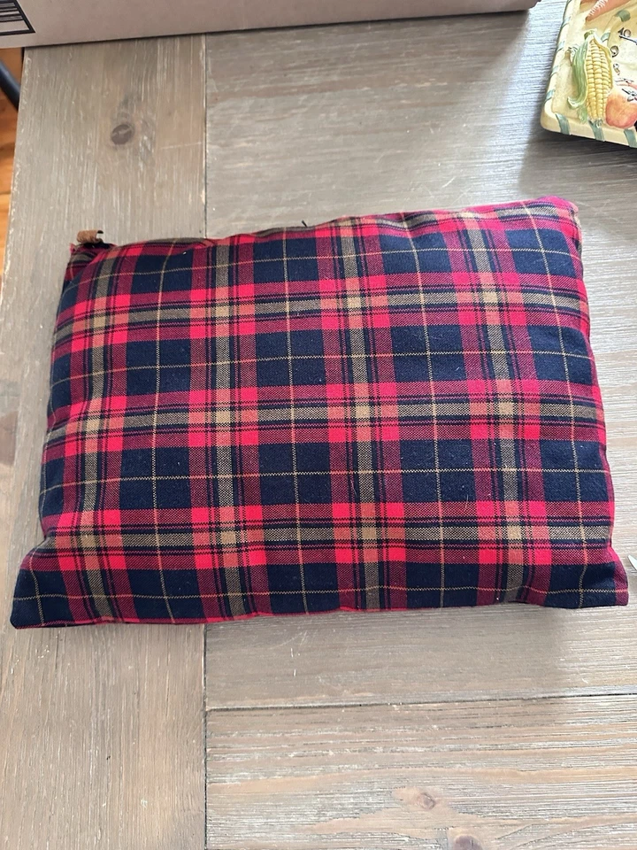 Almohada de viaje Will Leather Goods Outlander a cuadros EE. UU. 13"x10" roja/negra a cuadros usada en excelente estado Foto 2 de 4