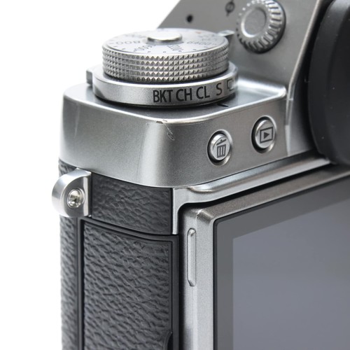 Fujifilm Fuji X-T1 Graphite Silver Edition Mirrorless Camera Body #294 - Picture 11 of 12