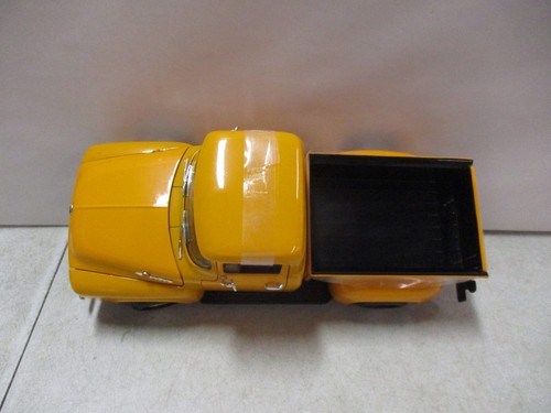 Camioneta Ford F-100 1956 American Muscle 1/18 - Imagen 5 de 6