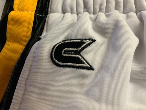 Pantalones Cortos Iowa Hawkeyes Blanco Coliseo Atletismo Bolsillo Elastizados Para Hombre Pequeños - Imagen 3 de 19