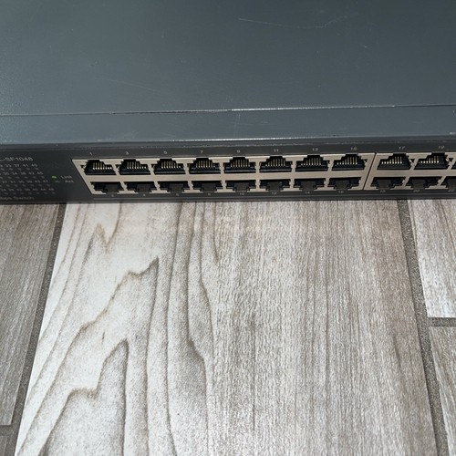 TP-LINK TL-SF1048 - 48-portowy przełącznik sieciowy Fast Ethernet 10/100Mbps - Zdjęcie 3 z 7