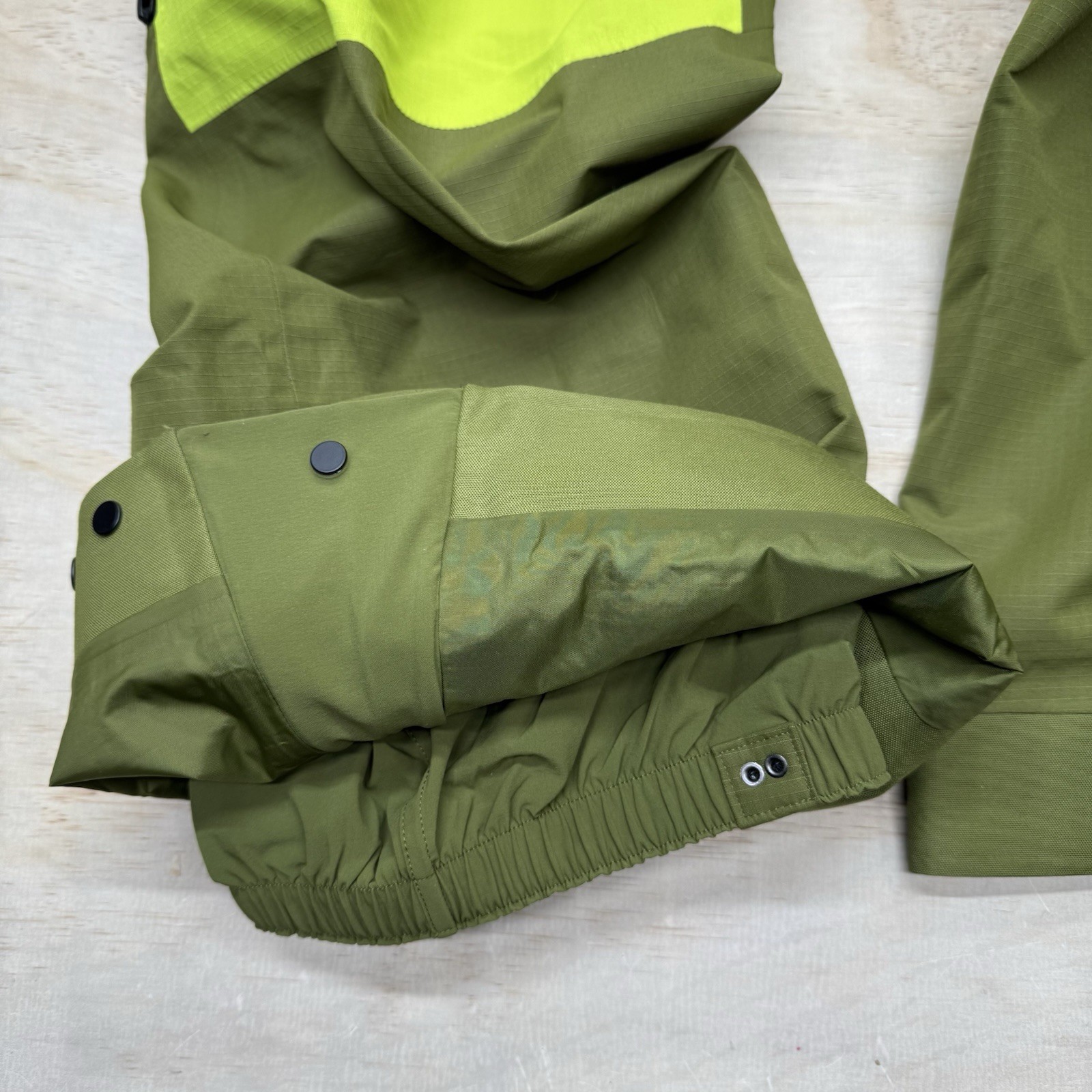 NEW The North Face Mens Ceptor Bib Snow Pants Ski Meadow Grass Green 2XL thumbnail 9