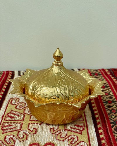 Goldfarbene türkische Delight Schale, Schmuckschatulle mit Blumenmotiv, Wohndeko - Bild 4 von 10