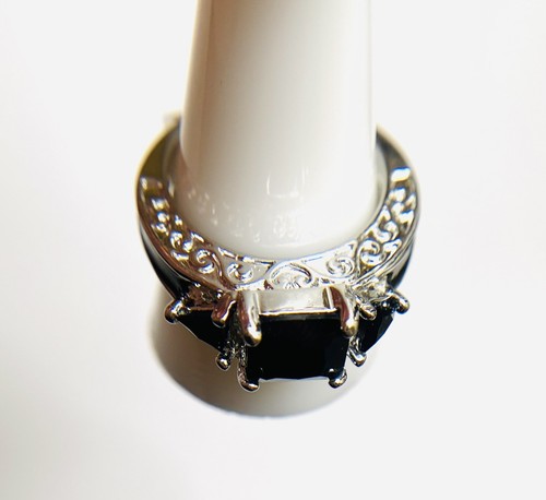 Women’s Ring Black Onyx Cupid Zirconia With Rhodium Plating Size 8. - Picture 4 of 7