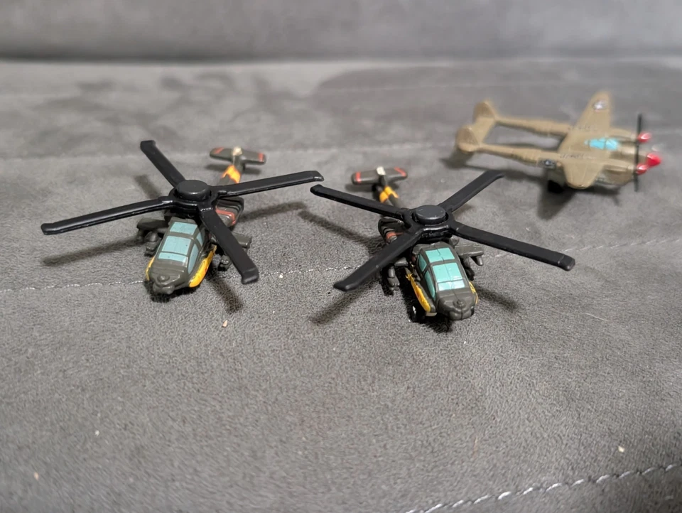 Micro Machines Military Lot W/ WWII Plane Bomber And 2 Apache Helicopters - Image 4 of 4