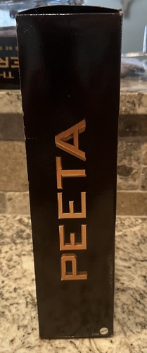 NRFB Barbie Collector Black Label The Hunger Games Peeta 2012 Mattel + Bag Clip - Bild 12 von 21