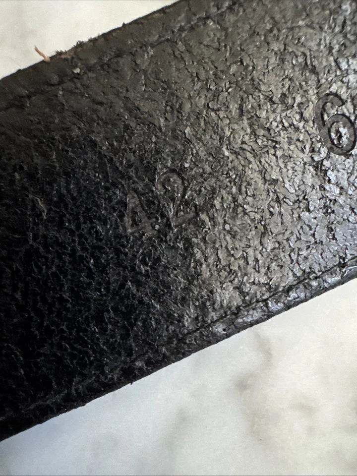 Cinturón de cuero Sean John para hombre 42 cuero marrón logotipo SJC hebilla tono plateado Foto 3 de 4