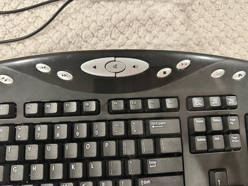 GIGAWARE USB MULTIMEDIA KEYBOARD MODEL 26-460 (RADIOSHACK, VINTAGE 2000s) 05A10 - Picture 4 of 13