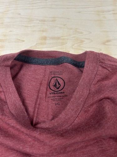 Volcom Collectable Logo Red Long Sleeve Shirt - Men’s L - Picture 2 of 5